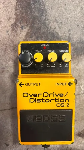 Pedal Boss Overdrive Distortion Metalzone + Fonte Landscape