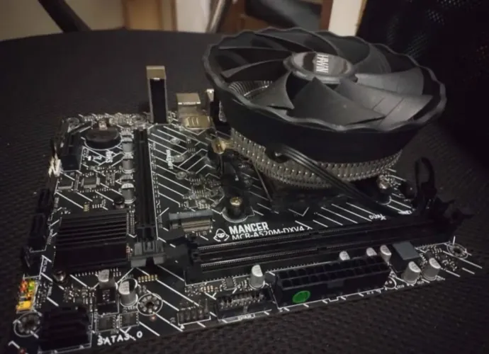 Kit Ryzen 5600XT + A520M DDR4
