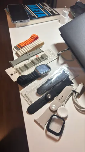 Apple Watch SE-2 - Seminovo com 08 pulseiras - R$1.000,00