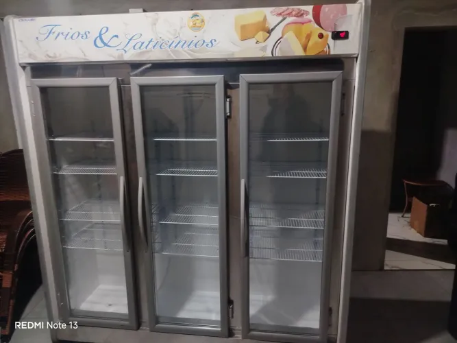 Expositor de frios 3 portas 