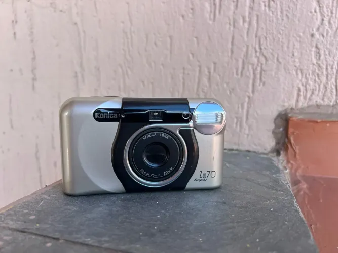  Câmera Konica Z-up 70 Super