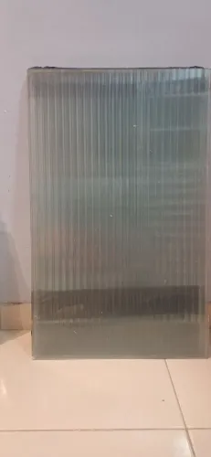 Vendo Vidros canelados 84 x 51,5. 40,00 cada