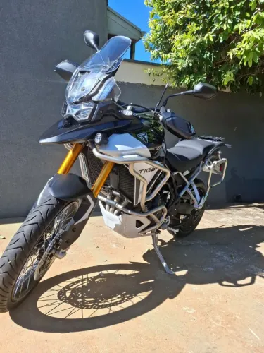 Triumph tiger rally pro 900