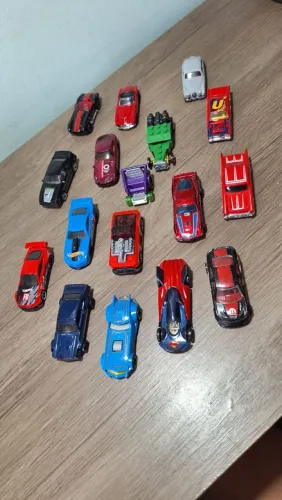 Carrinhos Hot Wheels