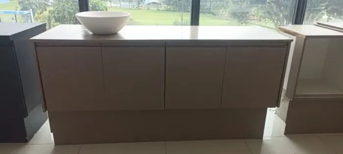 Balcão multiuso com pia e torneira - MDF