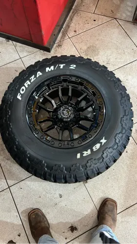 Rodas black rhino com pneu xbri mud 0 km