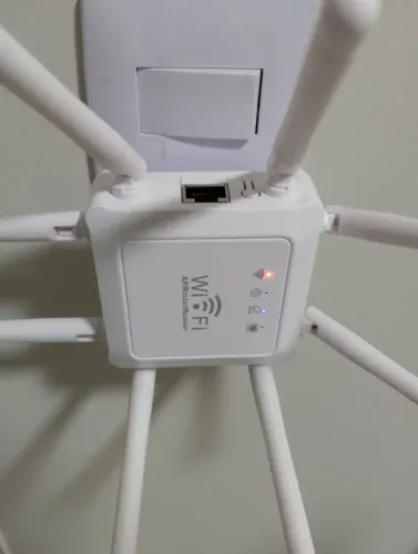 Repetidor de sinal WiFi - 300 Mbps 8antenas