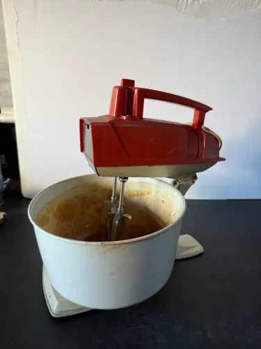Batedeira Walita vermelha retrô pra decoração