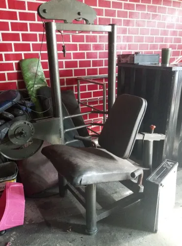 Vendo cadeira extensora