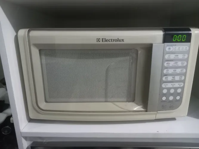 Microondas Eletrolux 23L 