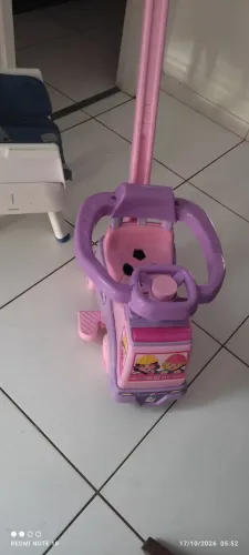 Vendo carrinho infantil menina