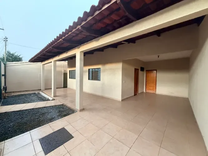 Vila Canaã 4 quartos com quintal sozinha no lote