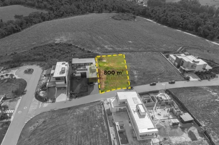 Terreno em Condomínio de Luxo em Itupeva-SP na Fazenda Serra Azul com 800m² de Área