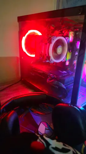 Pc gamer, ryzen 5600 gt, rx 7600 8 gb, 32gb ram 3200mhz ddr4 steel viper