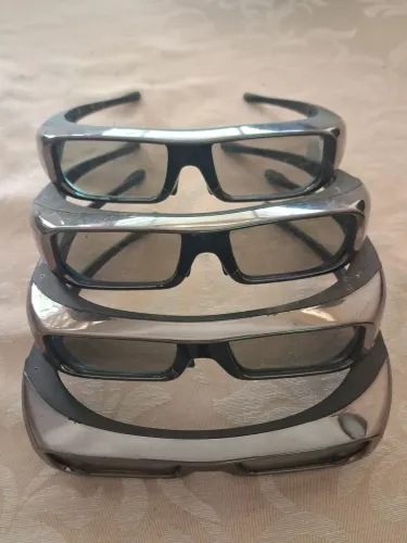 4 óculos 3d Sony sem uso desapegando