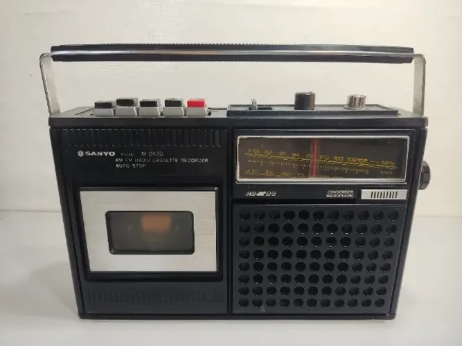 Defeito Leia a Descrição do anuncio - Rádio Tape Sanyo Solid M2024 Efr (Usado)