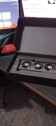 PLACA DE VÍDEO RX 6600 EAGLE - USADA ÚNICO DONO