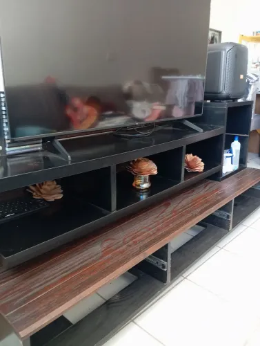 VENDE SE RACK MADEIRA MOGNO