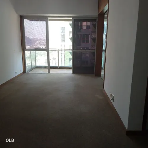 VENDO APARTAMENTO DE QUARTO E SALA COM VAGA NA BARRA