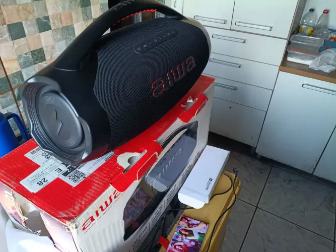 Vendo caixa bluetooth Aiwa bombox 200 e potência IP66