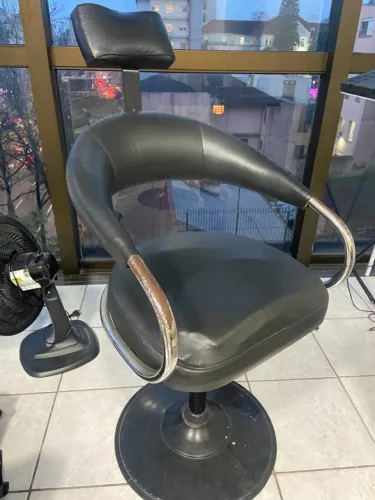 Cadeira de make ou cortar cabelo