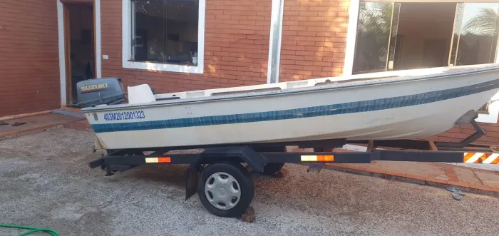 Barco Fibra de Vidro Motor Suzuki 30hp 2 tempos