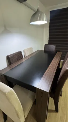 Conjunto de Mesa de Jantar com 6 Cadeiras - Excelente Estado