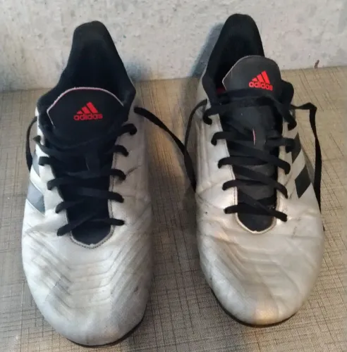 Chuteira Adidas Predator Campo 42