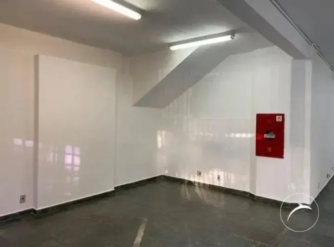 Oportunidade Única: Loja à Venda com 3 Vagas no Núcleo Bandeirante - Brasília/DF