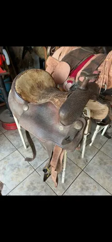 Sela de couro usada