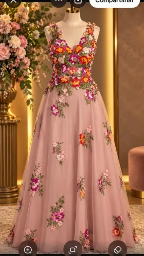 Vestido de festa feito a mão