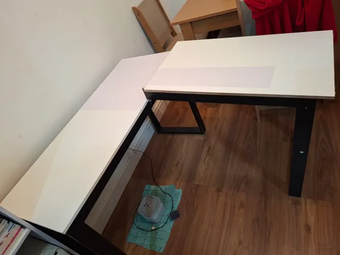 Vende-se mesa de estudos em L