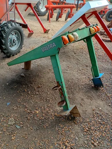 Capota de trator Valmet