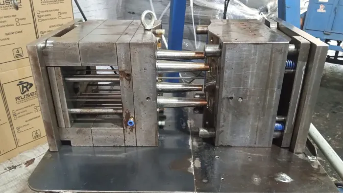 Molde de Injeção Pé de Móvel 16,5 cm 4 Cavidades | Troco por Moto