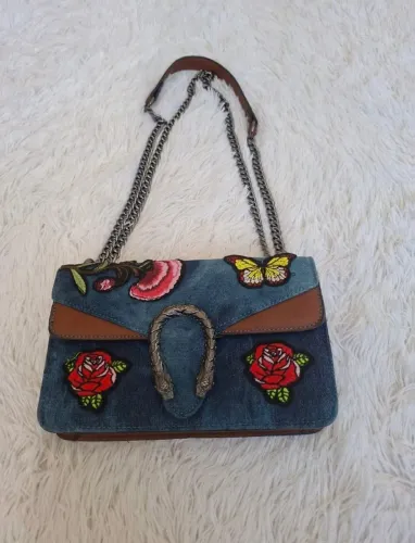 Bolsa linda, nunca foi usada, valo 50,00 