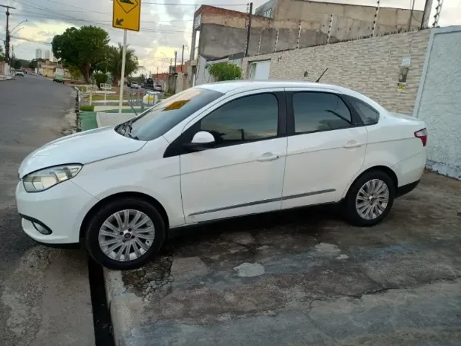 Fiat Grand Siena Essence Dual. 1.6 Flex 16V 2016