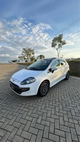 Fiat Punto Sporting 1.8 Flex 8v/16v 5P 2013