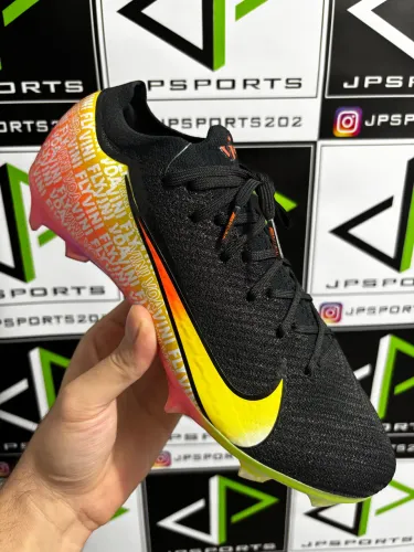 Chuteira Nike Mercurial