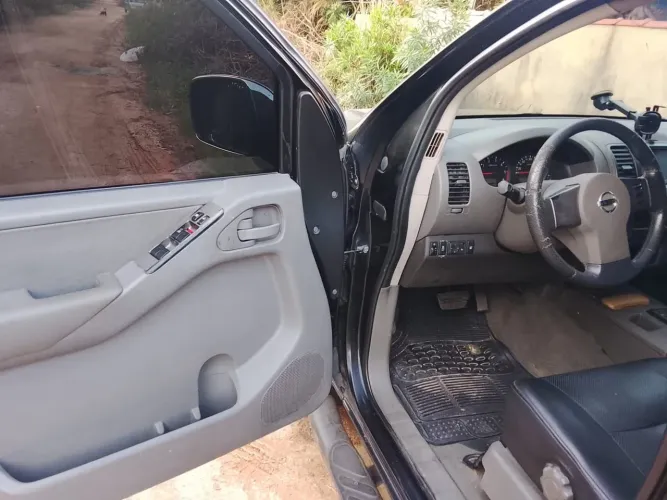 Nissan Frontier SEL CD 4X4 2.5 TB Diesel Aut. 2008