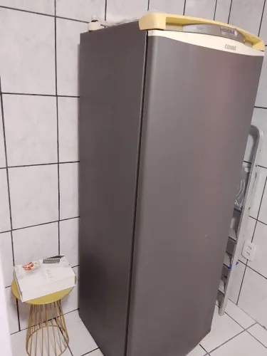 Vendo geladeira semi nova