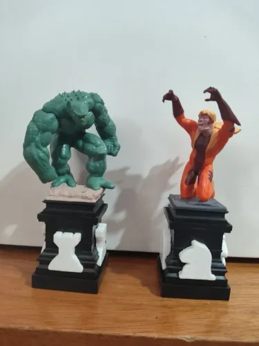 Kit miniaturas da Marvel de xadrez colecionáveis abominável e dentes de sabre