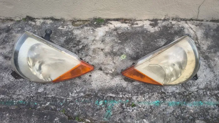 Farol Ford ka