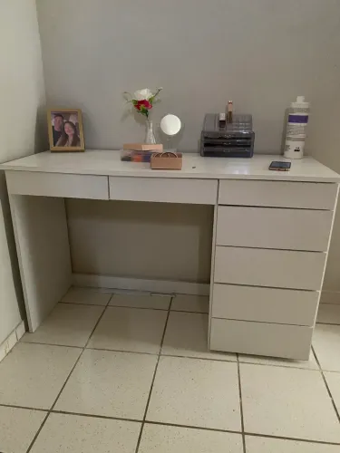 Escrivaninha e penteadeira