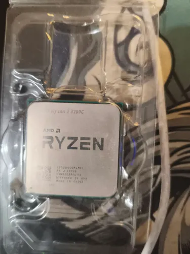 RYZEN 3200G COM VÍDEO INTEGRADO.Juntamente com uma fonte de 600w em ótimo estado