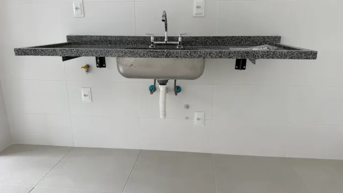 Pia de cozinha em Granito Cinza
