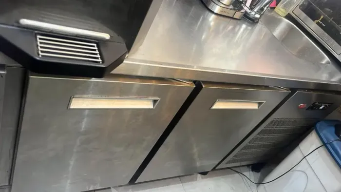 Geladeira cozil horizontal 3 portas com pia e cuba de inox