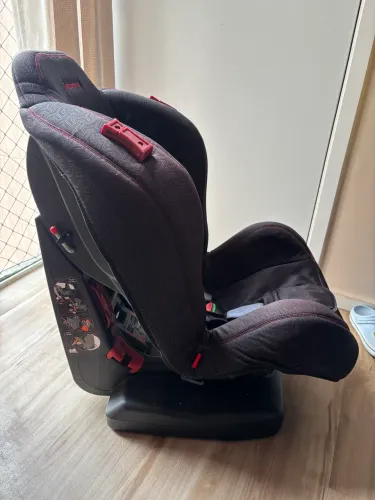 Cadeirinha para carro Semi-nova !
