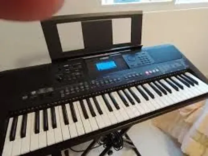 Vendo teclado Yamaha E 463
