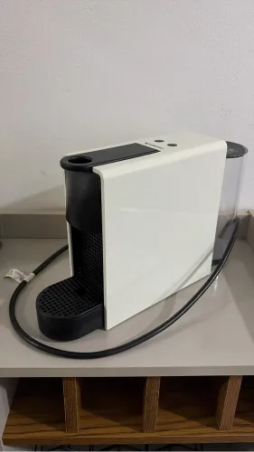 Cafeteira Nespresso Essenza Mini Branca