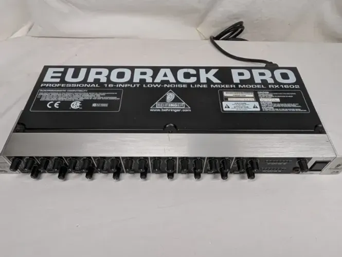 Misturador de linha Behringer EURORACK PRO RX1602 V2 de 16 entradas